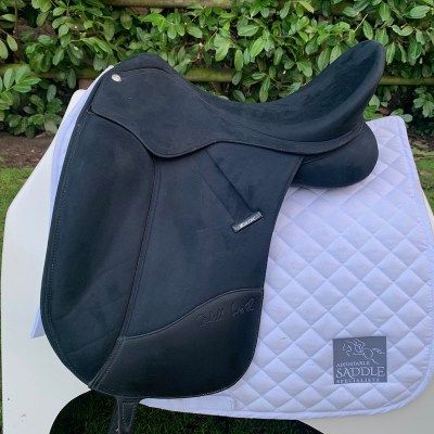 Wintec 17.5” Isabell Werth Dressage (S2133) 