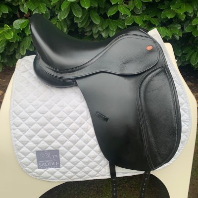 Kent & Masters 16.5” S-Series Low Profile Dressage - Moveable Block (S3529)