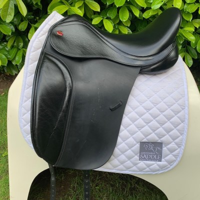 Kent & Masters 17.5” S-Series Dressage - Moveable Block (S3181)