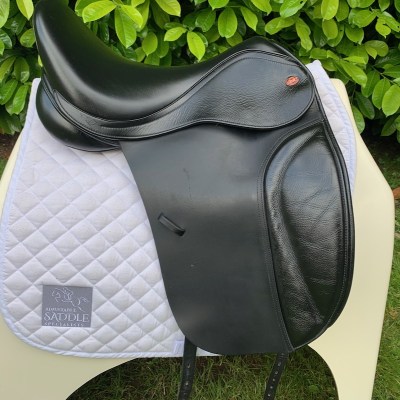 Kent & Masters 17.5” S-Series Dressage - Moveable Block (S3181)