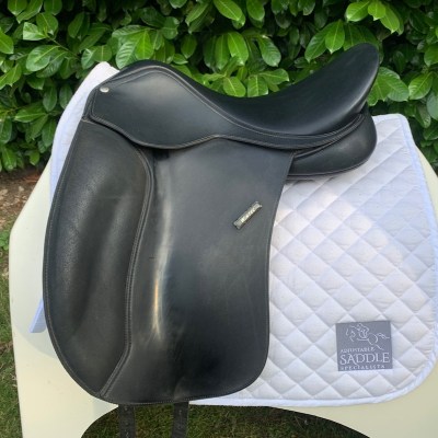 Wintec 17.5” 500 Wide Dressage (S3268) 