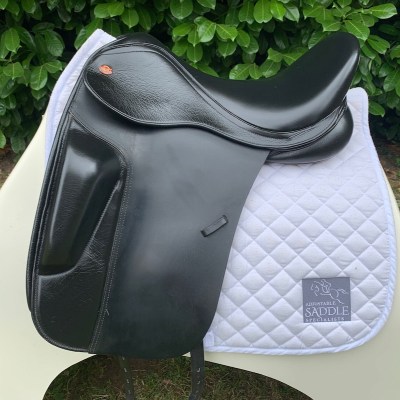 Kent & Masters 17.5” S-Series Low Profile Dressage - Surface Bock (S3288)