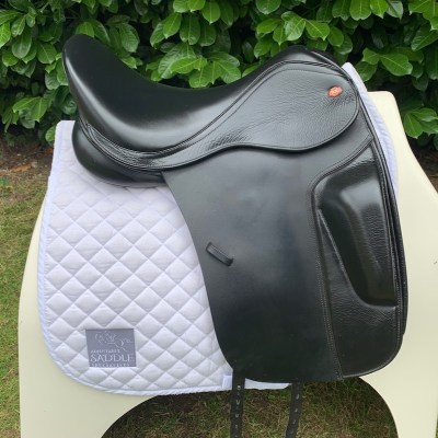 Kent & Masters 17.5” S-Series Low Profile Dressage - Surface Bock (S3288)