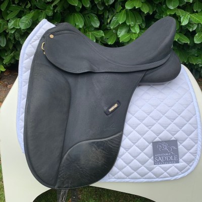 Wintec 17” Isabell Werth Dressage (S3299) 