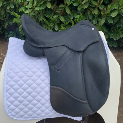 Wintec 16.5” Isabell Werth Dressage (S3742) 