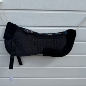 SHIRES ARMA SYNTHETIC FLEECE LINED HALF PAD (A0054)