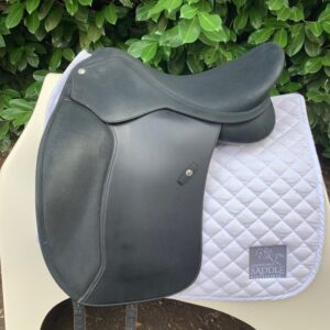 Wintec 17.5” Pro Wide Dressage (S3856)